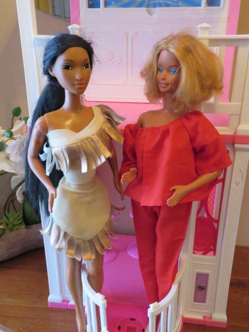 Barbie Pokahontas SuperSize Superstar Era 18” dolls